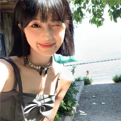 平静的海滩 海报